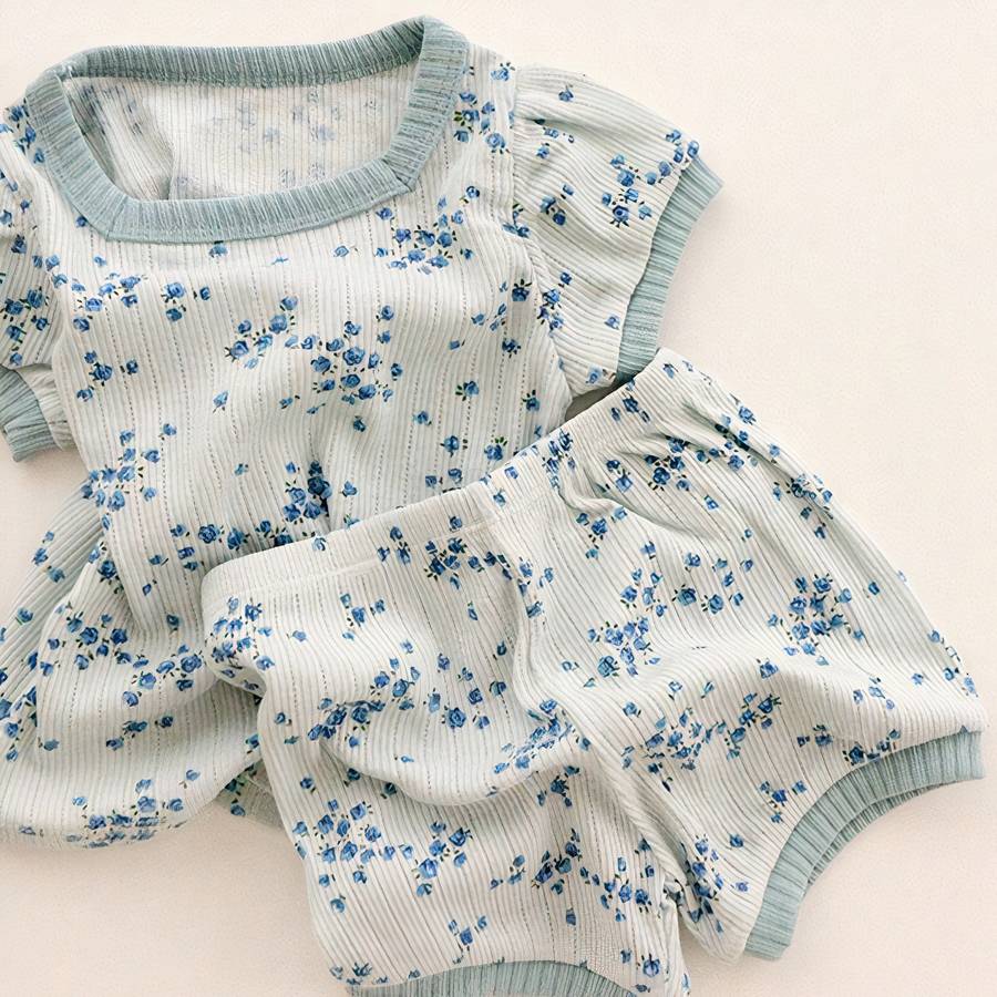 Pyjama à fleurs en 2 pièces pour bébé