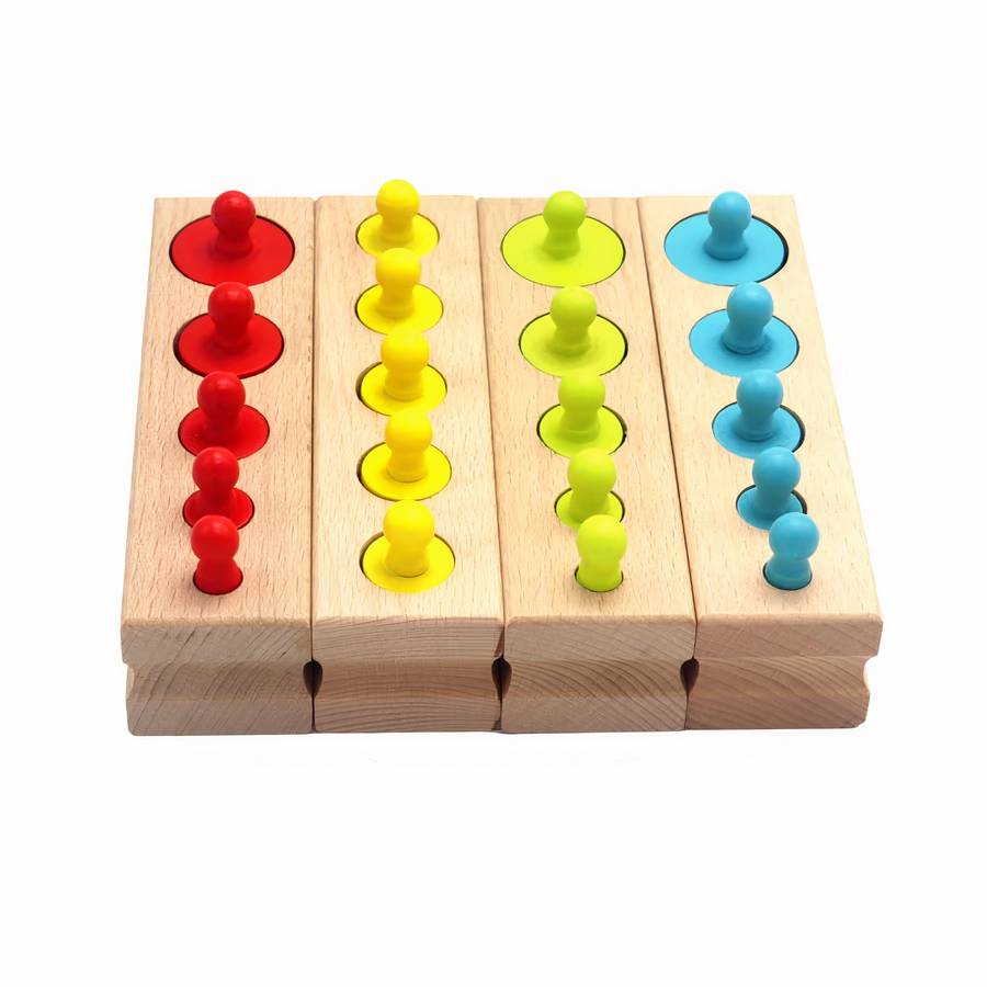 Jeux éducatifs montessori avec cylindres